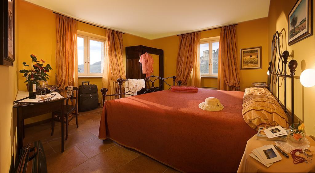 Mongalletto Castellinaldo Habitación foto